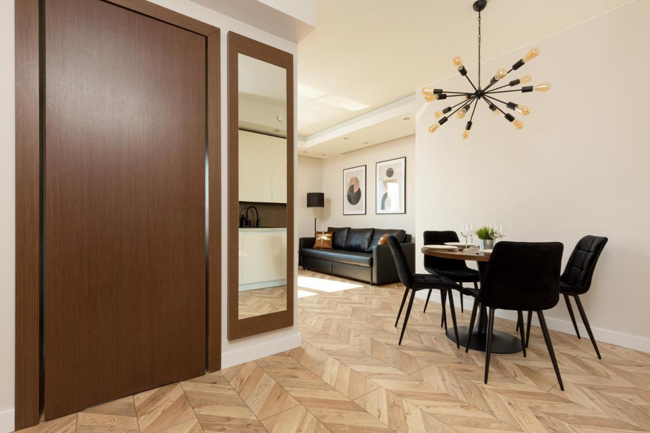 Platinum Towers With Parking By Renters Prestige Appartement