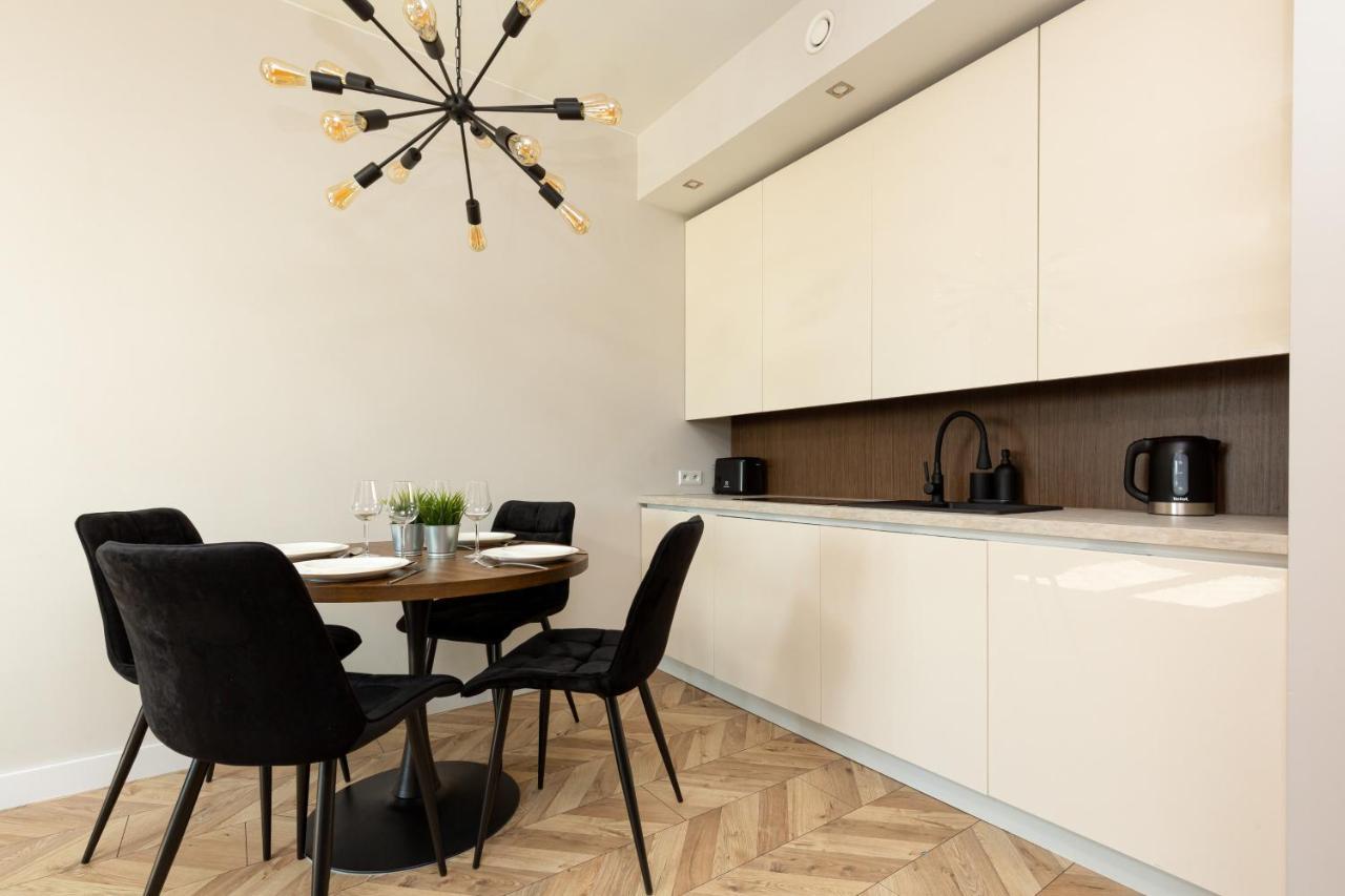Platinum Towers With Parking By Renters Prestige Appartement Warschau