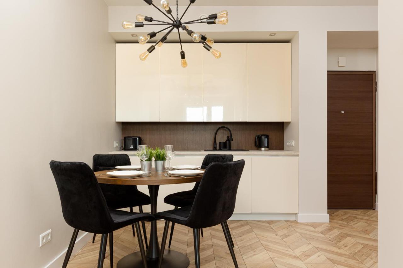 Platinum Towers With Parking By Renters Prestige Appartement